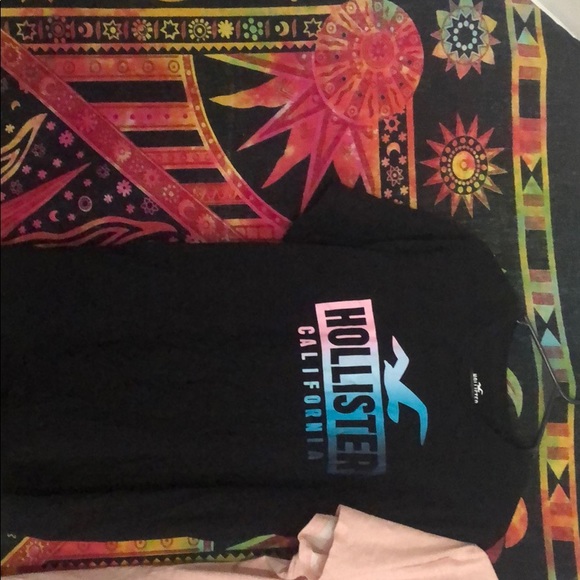Two Hollister MEN shirts - Picture 6 of 6